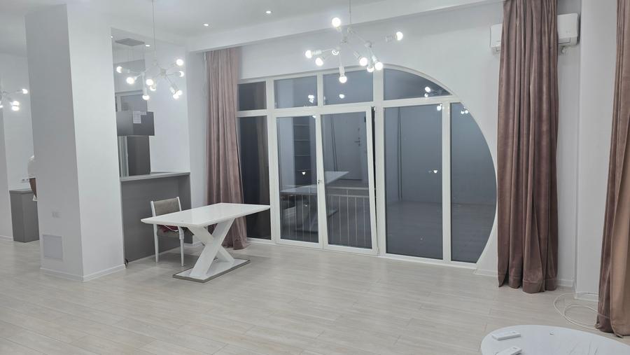 Inchiriez apartament 2 camere in Deva, zona ultracentrala, etaj 1