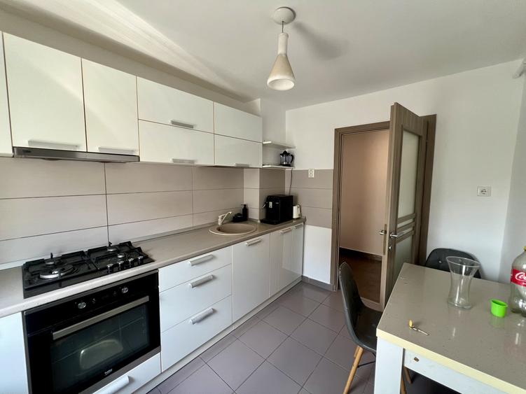 Apartament 3 camere, 64 mp utili, etaj 1 - zona Kiriac