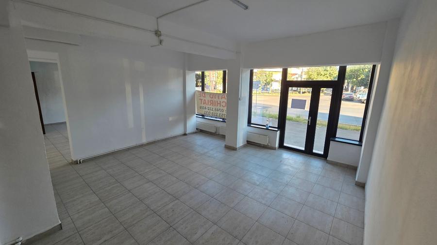 Inchiriez spatiu comercial Rm Sarat, Kogalniceanu, 130mp, 11m vitrina!