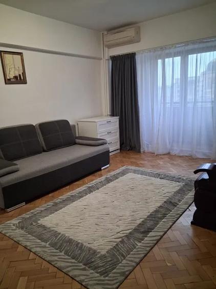 Garsoniera/Piata Unirii fantani/proaspat renovat