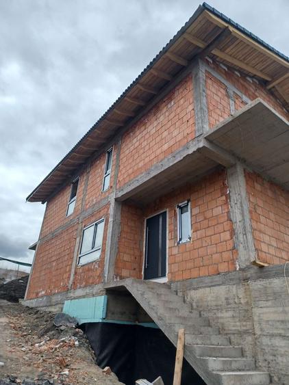 Casa individuala D+P+E cu garaj 220 mp utili, 550mp teren - Chinteni