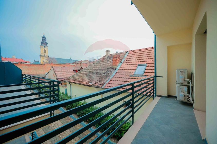 Apartamente 3 camere de vânzare mobilate/utilate, ultracentral, Oradea