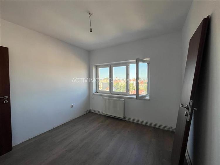 Lugoj, Apartament 3 Cam., 84 Mp., Semidecomandat, et.6, Central Blocul Postei - 37