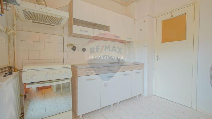 Apartament 2 cam de închiriat Zona Griviței Mobilat și utilat etaj 1 - 17