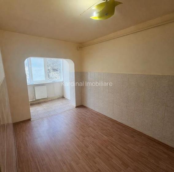 Exclusiv apartament 3 camere decomandat etajul 2 Racadau - 4