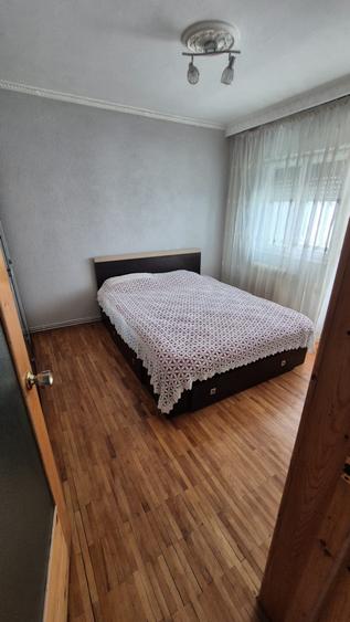 Apartament cu 2 camere de închiriat, etaj intermediar, zona Cetate