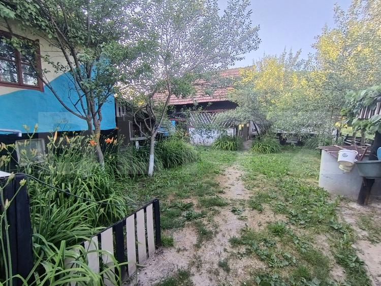 Casa cu 2 camere cu Anexe