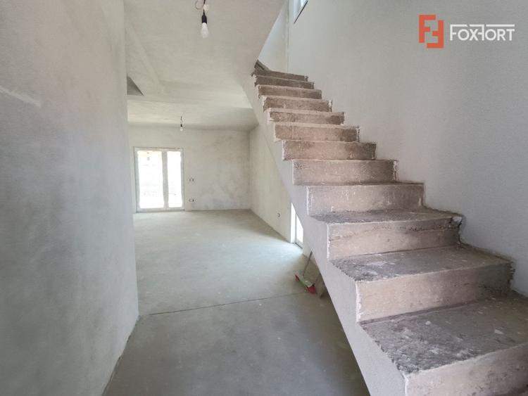 Duplex de vanzare cu 4 camere si teren de 290 mp - Giroc