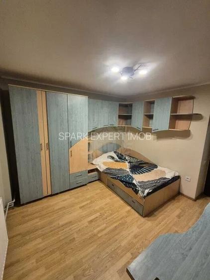 //4 CAMERE//BULEVARDUL REPUBLICII// - 4