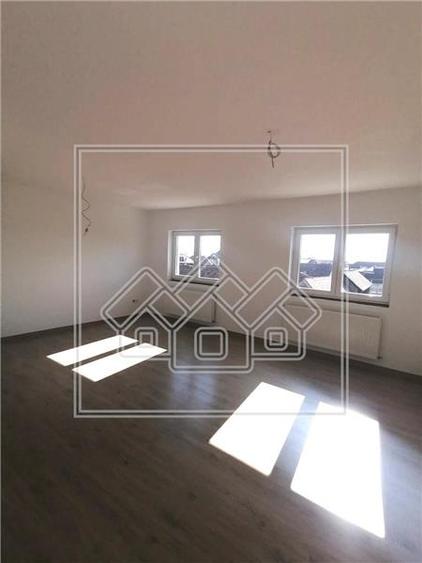 Spatiu birouri/ centru medical/ afterschool - 200 mp - Selimbar