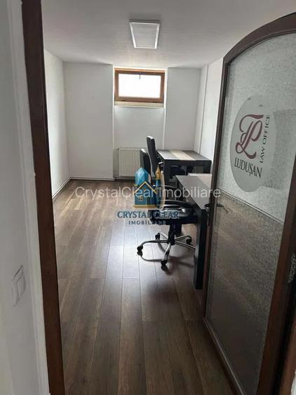Casă pe 3 nivele, cu 13 camere-zonă centrală, str. Mihail Kogălniceanu