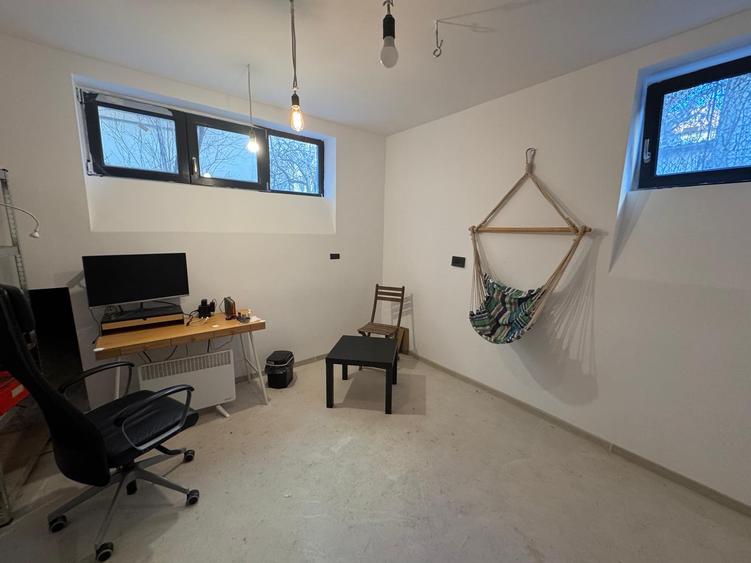 Vanzare apartament trei camere mobilat/utilat renovat Cotroceni metrou Opera