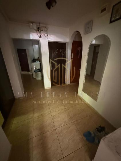 Teiul Doamnei Grigore Ionescu 4 camere 85 mp , an 1986 , pret 156000 eur