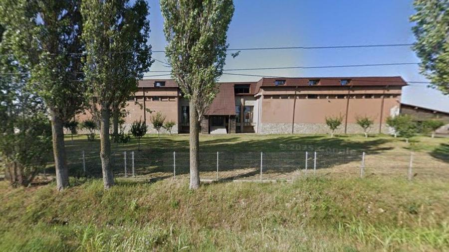 Constructii + Teren 4.591 mp, sat Pantazi, com.Valea Calugareasca
