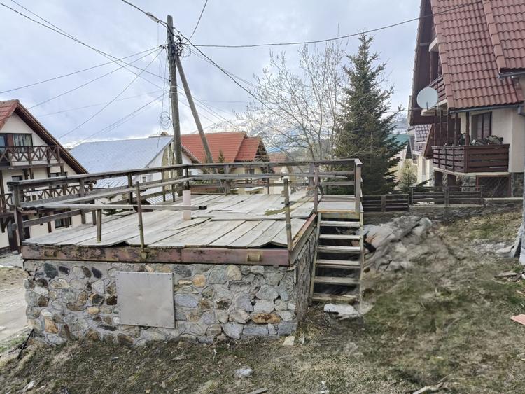 Pensiune de vânzare în Rânca – oportunitate rară lângă pârtia M1