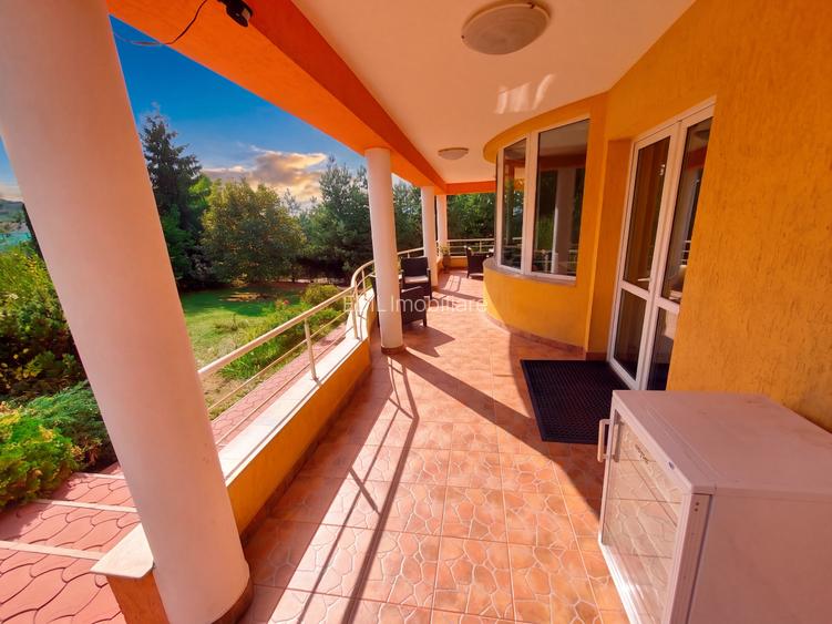 Vilă premium de închiriat, Făget, 400 mp și 2.412 mp teren