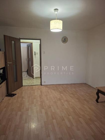 Apartament cu 3 camere | parter | zona Dambu Pietros