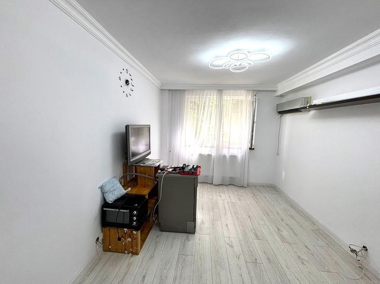 Apartament 3 camere Ozana – etaj 1, parcare inclusă, pet friendly, semi-mobilat
