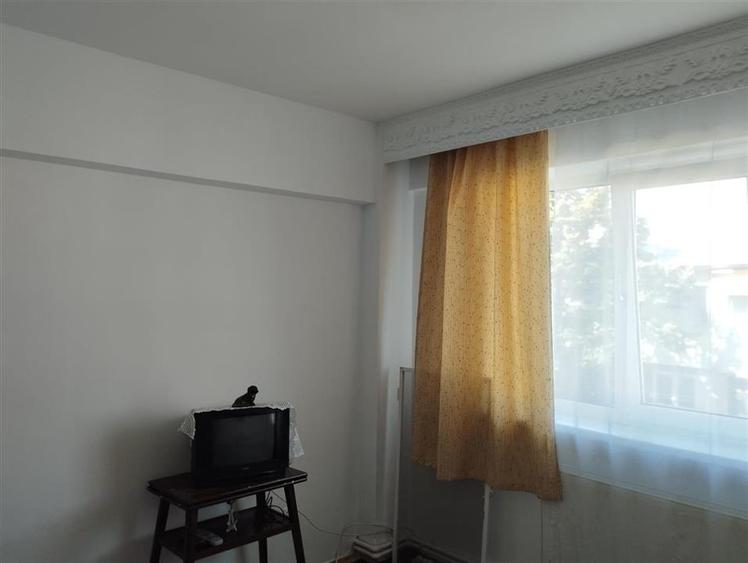 3 camere decomandate Bacau