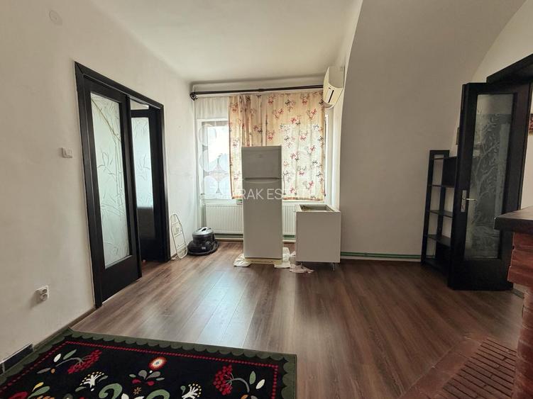 Apartament in vila - Casa interbelica - retrasa de la strada - 13