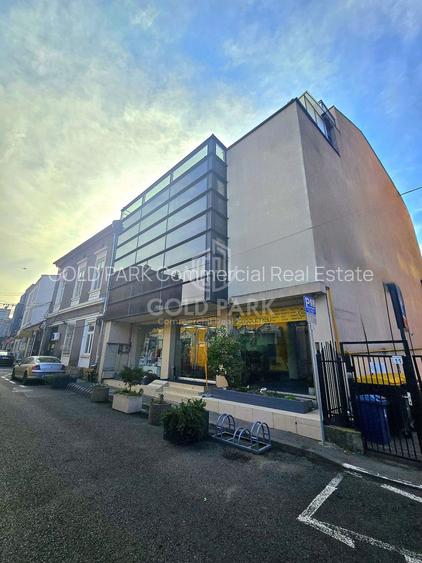 Cladire de Birouri- Zona Ultracentral- Suprafete intre 38 si 270 mp - 32