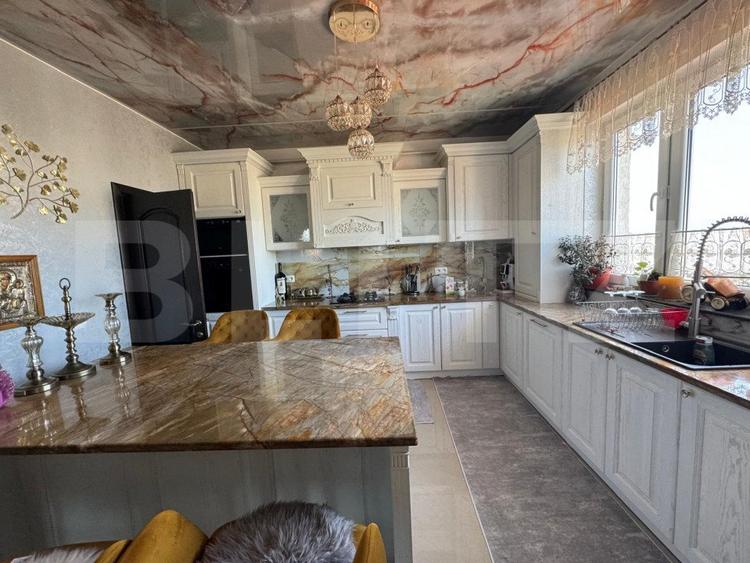 Penthouse ,4 camere , 177 mp , zona centrala ,Radauti
