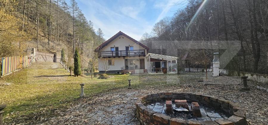 Casă în inima naturii, 140 mp  –  la doar 15 minute de Hunedoara