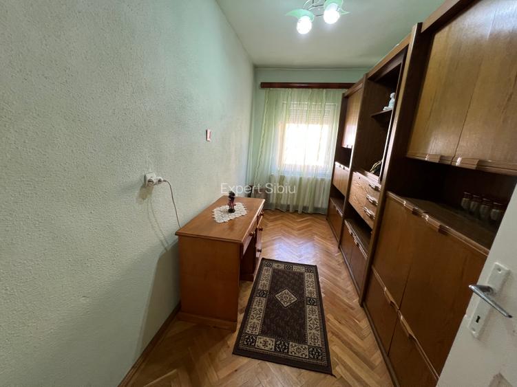 CASĂ 3 CAMERE DECOMANDATE + GARAJ – CARTIER REȘIȚA - 11