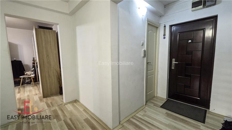 Apartament 3 camere si 2 bai, str. Livezeni , Tudor, 67 mp ,  bloc izolat - 10