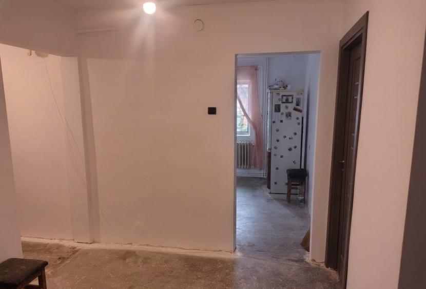 Apartament 3 camere decomandat 65 mp - Centru