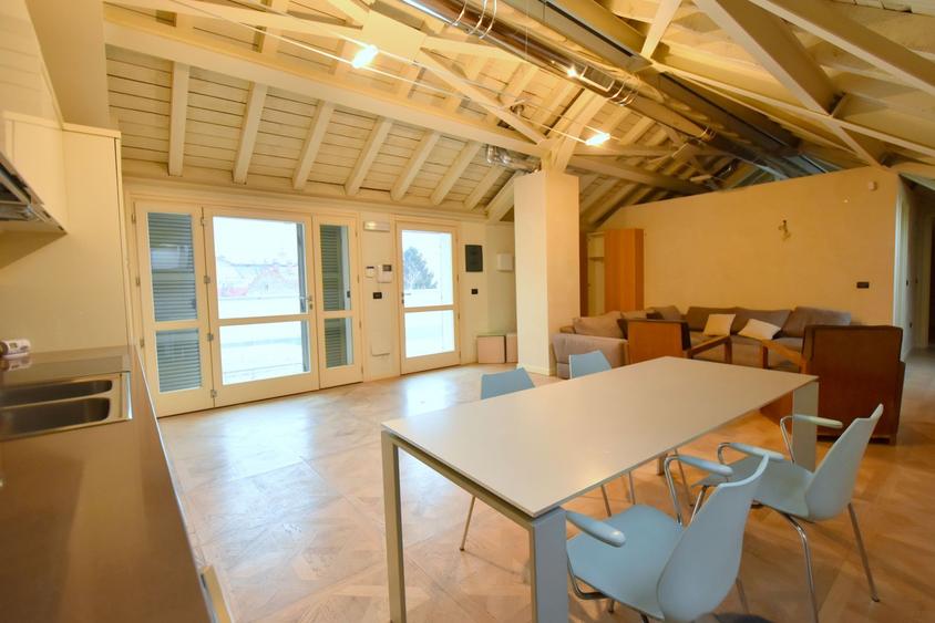 Penthouse de inchiriat - zona Centrala