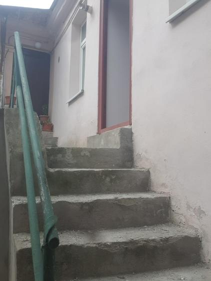 Vanzare garsoniera la curte, Stefan cel Mare Tunari, parter inalt, 65000 euro