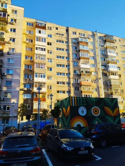 SE VINDE APARTAMENT 3 CAMERE SPATIOS SI RENOVAT IN ZONA PIATA RAHOVA