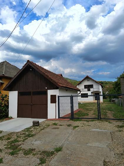 Casă semifinisată, 180 mp, zona Valea Borcutului