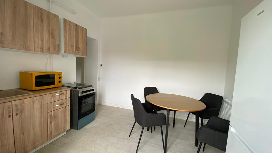 Oportunitate investitie ! Apartament 2 camere decomandate,et 2/3 , zona centrala