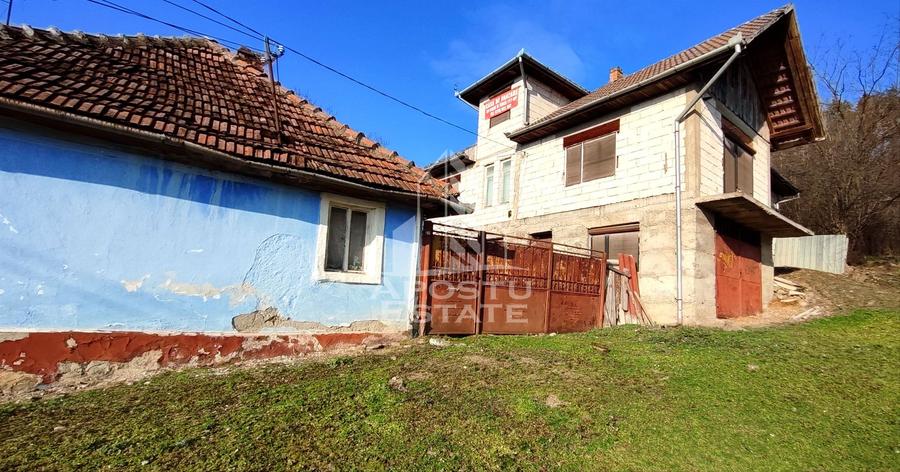 Casa 330 mp + teren 777 mp Sebis 9 camere ,vedere panoramica