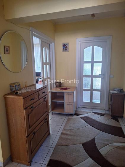 De inchiriat Apartament 3 camere, zona Centru. - 4