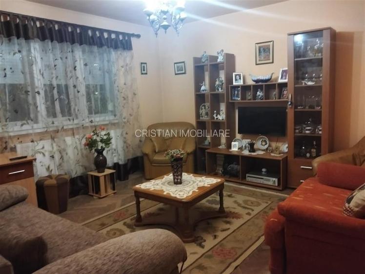 Ap. 2 camere, conf 1 decomandat, Calea Galati, et 1 - 2
