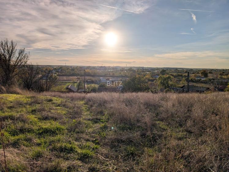 Teren intravilan ,Pielesti, 1835 mp , front 38m. - 3