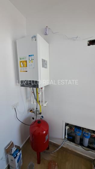 CASA 4 CAMERE CU SUPRAFATA GENEROASA IN  STIL NEOROMANESC - 40