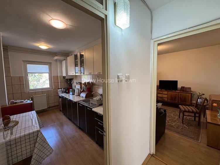 Apartament decomandat cu 3 camere in Florilor, strada Crinului - 5