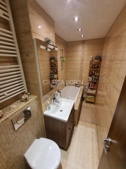 Vand apartament cu 3 camere in Baile Herculane. - 13