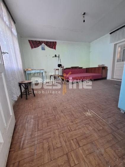 Casă bătrânească de vânzare – Comănești, cartier Straja  la  5 minute de oraș - 5