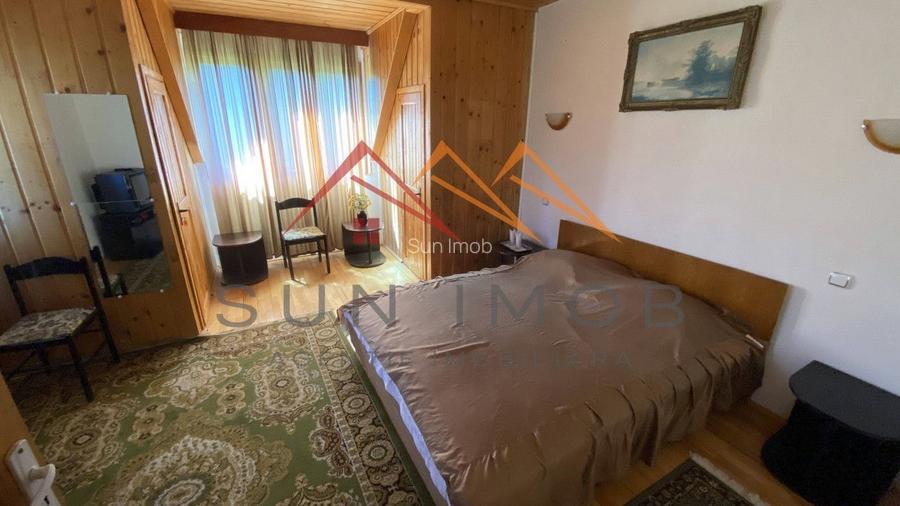 Vila de vanzare, teren 3100 mp, 7 camere, 6 grupuri sanitare, 3 CT, an 1997 - 37