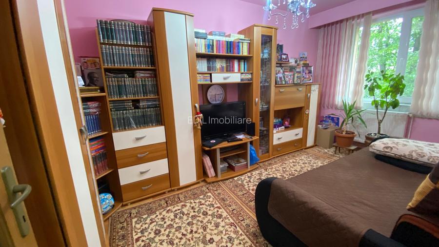Apartament cu 3 camere decomandate Gheorgheni , etaj 3 din 4 , zona Piata Hermes - 2
