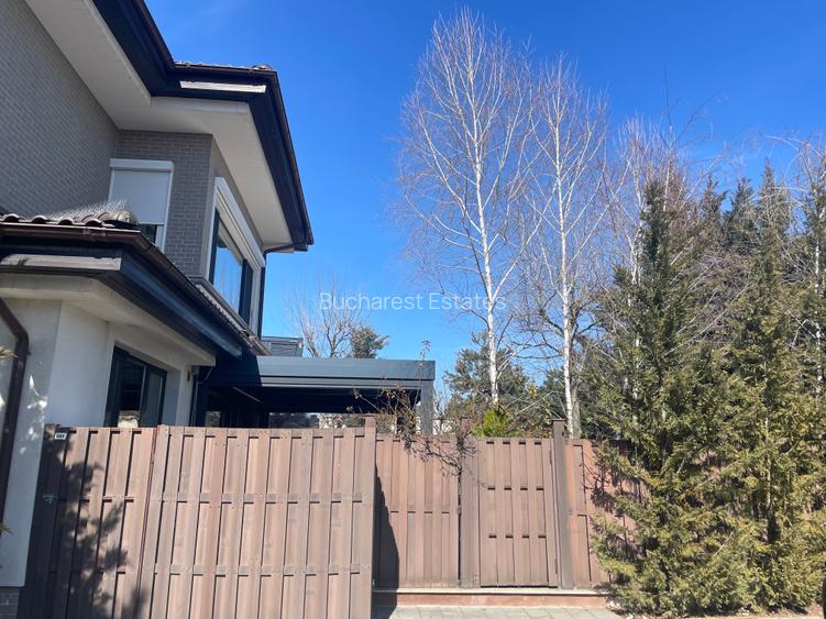 Oxford Gardens beautiful 5 bedrooms semi-furnished villa - 13