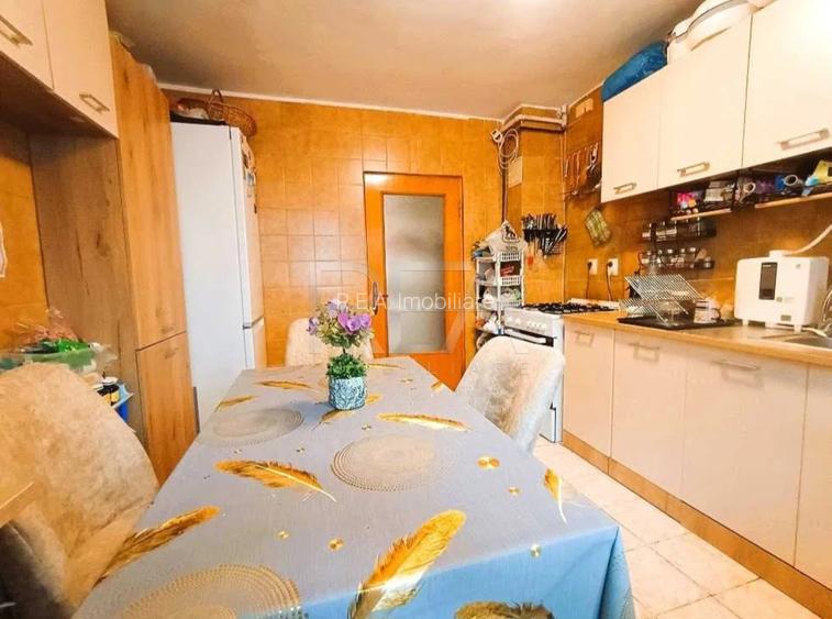 2 camere Unirii decomandat, et. 1, an 1993, 62 mp, renovat - 3
