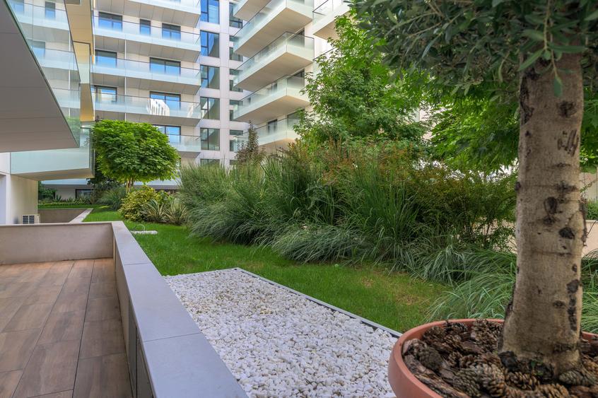 e612fa75-e821-48a7-8c0a-a9fe8a3d78a8 - 2