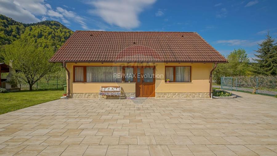 Vilă în zona Glăjărie, 10 camere, Sp + E + M, teren 2789 mp - 2