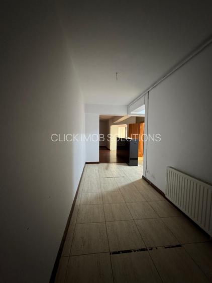 Vitan Mall stradal -bloc 2012- birou - 12